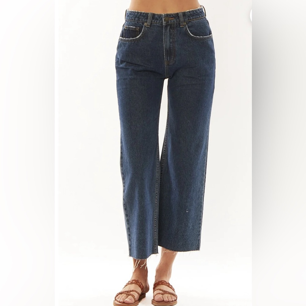 Amuse Society Gaby Crop Flare Denim. Vintage Indigo, Size 25